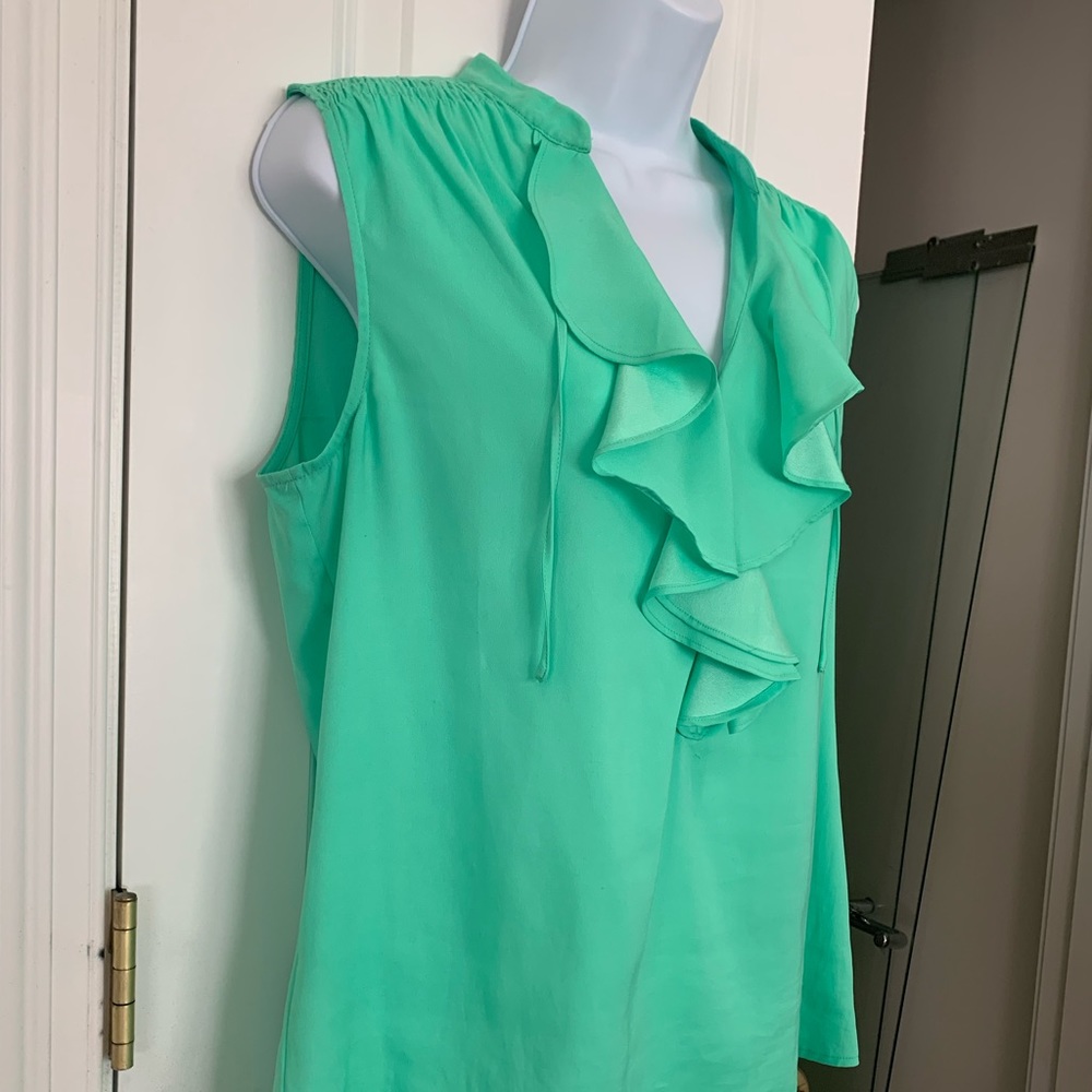 Ann Taylor top size M